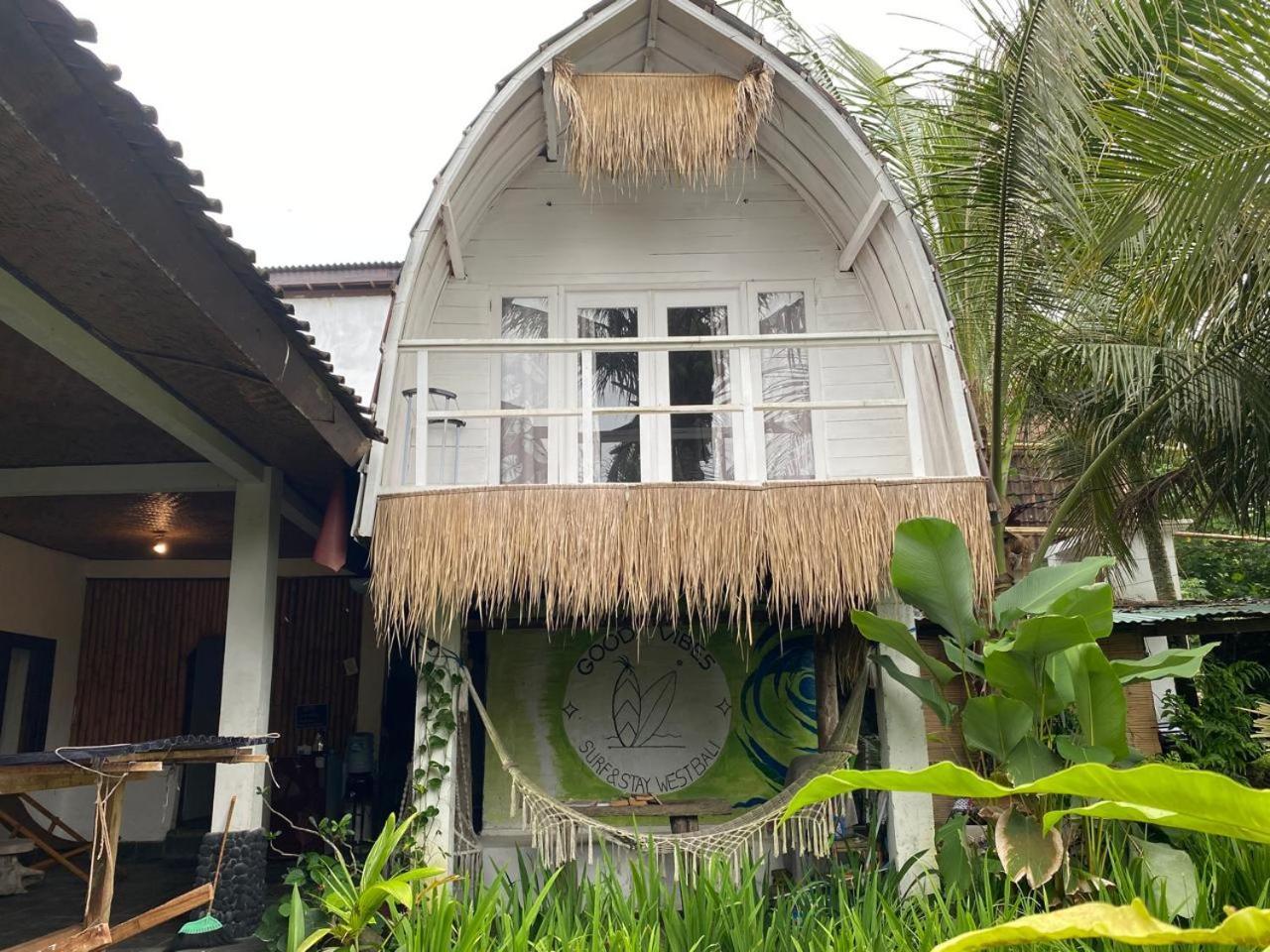 Medewi Good Vibes Stay&Surf Jembrana 外观 照片
